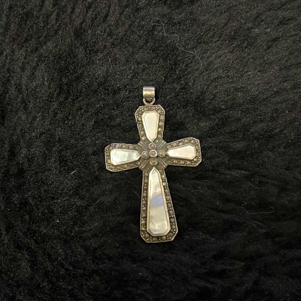 Mother of Pearl & 925 Stamped Sterling Silver Cross - Picture 9 of 17